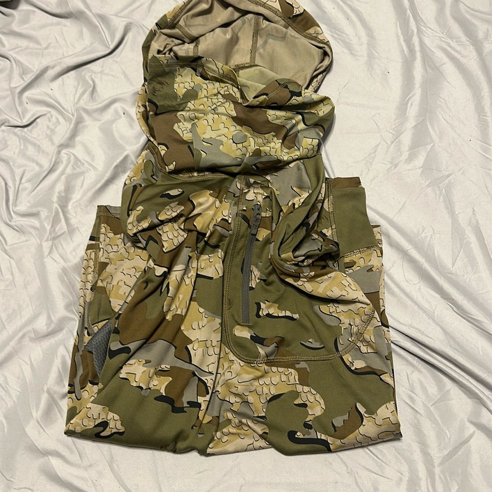 KUIU gila pro hoodie with face mask